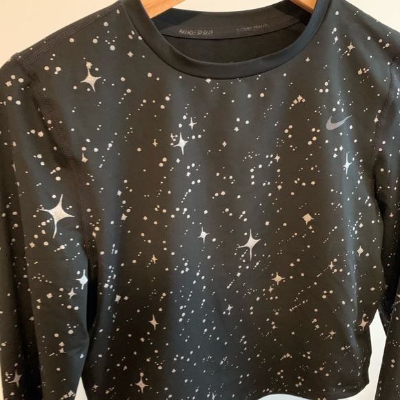nike women's pro warm starry night cropped long sleeve shirt